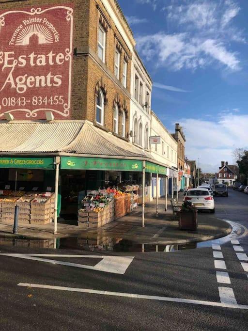 Trendy 3 Bedroom Home Close To Margate Beaches Bars Resturants 2 Night Min Stay Westgate-on-Sea Exterior photo